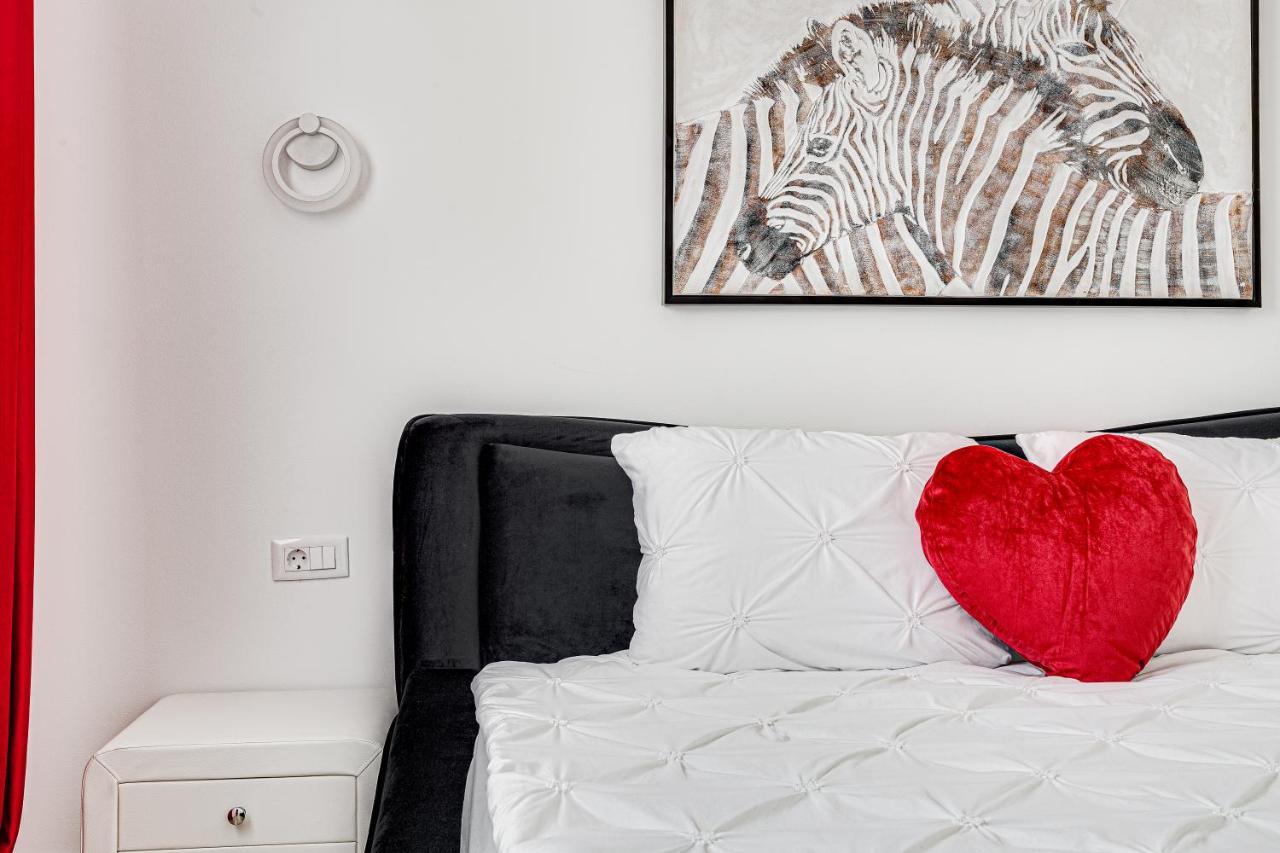 Apartament Ari Cinema Apartament With 2M Videoproiector Arad Zewnętrze zdjęcie
