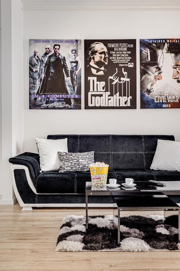 Apartament Ari Cinema Apartament With 2M Videoproiector Arad Zewnętrze zdjęcie