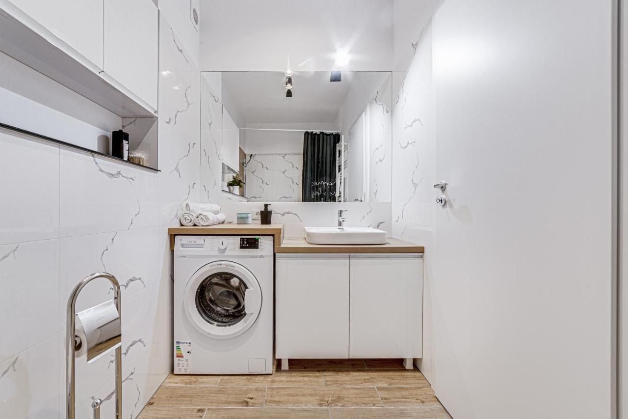 Apartament Ari Cinema Apartament With 2M Videoproiector Arad Zewnętrze zdjęcie