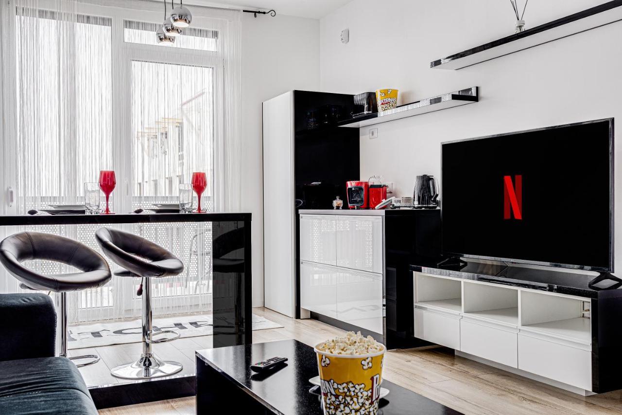 Apartament Ari Cinema Apartament With 2M Videoproiector Arad Zewnętrze zdjęcie
