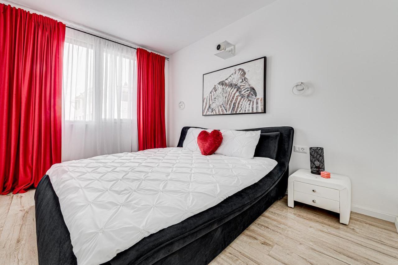 Apartament Ari Cinema Apartament With 2M Videoproiector Arad Zewnętrze zdjęcie