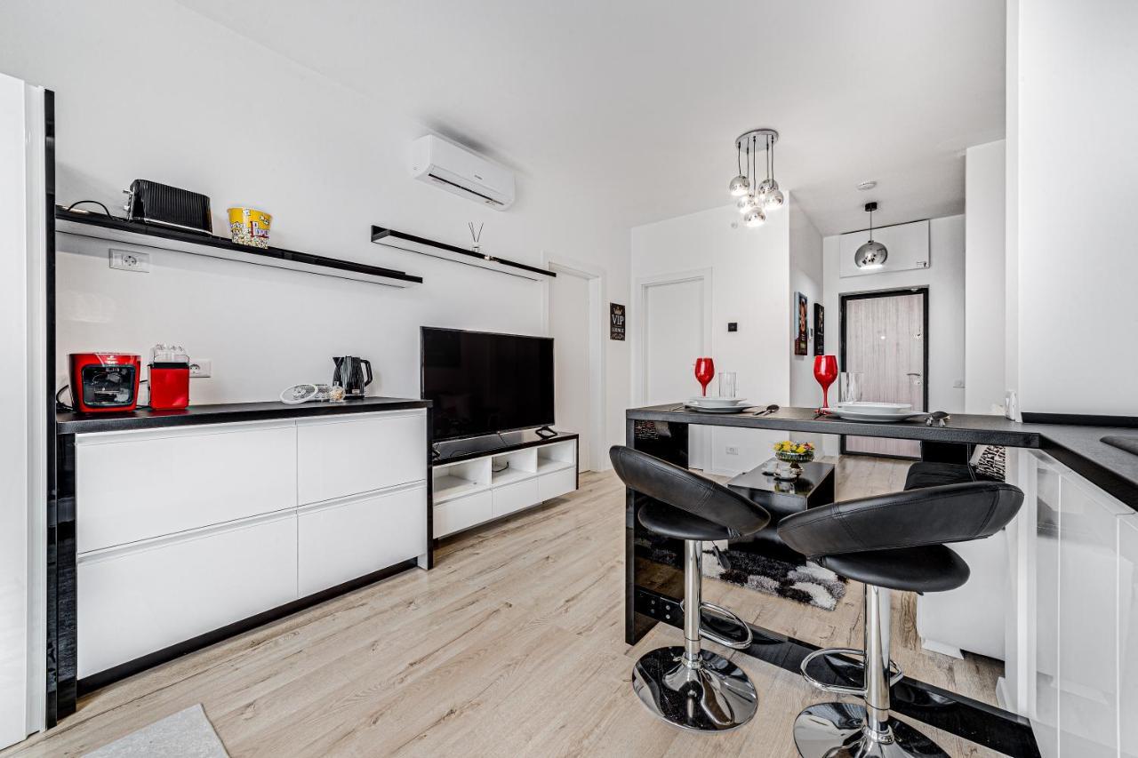 Apartament Ari Cinema Apartament With 2M Videoproiector Arad Zewnętrze zdjęcie