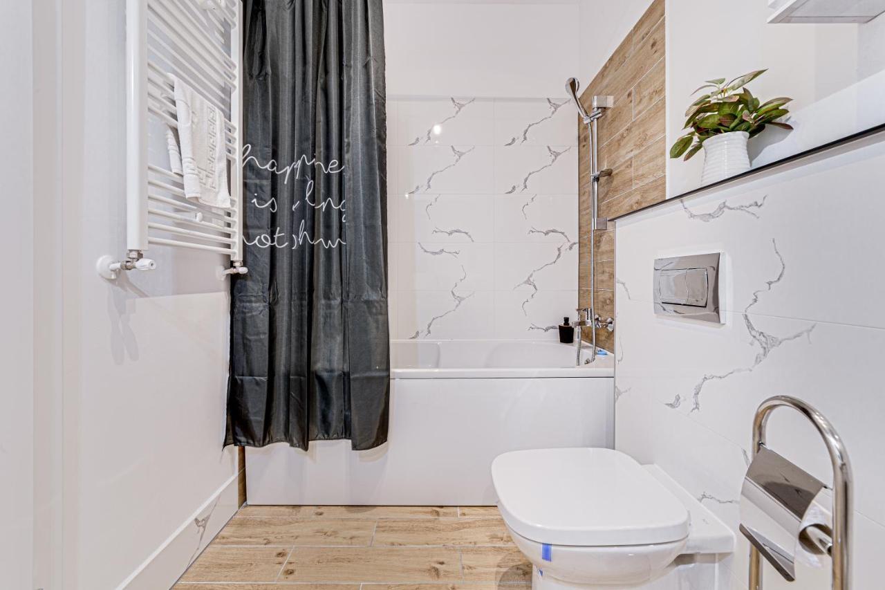 Apartament Ari Cinema Apartament With 2M Videoproiector Arad Zewnętrze zdjęcie