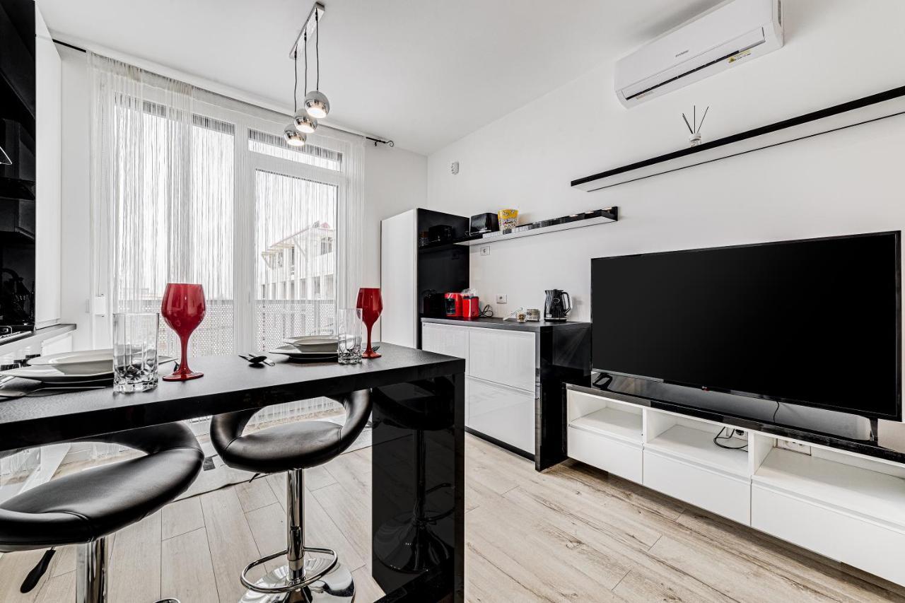 Apartament Ari Cinema Apartament With 2M Videoproiector Arad Zewnętrze zdjęcie