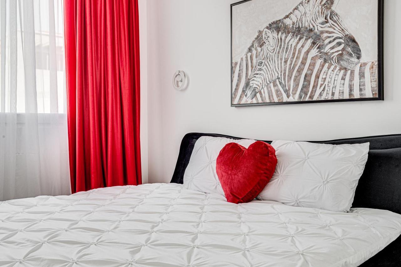 Apartament Ari Cinema Apartament With 2M Videoproiector Arad Zewnętrze zdjęcie